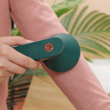 Lade das Bild in den Galerie-Viewer, Fusselentferner mit Akku-Ladung
